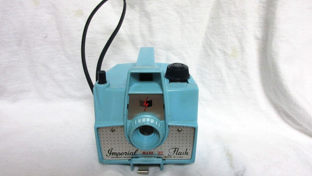 VINTAGE 1960s IMPERIAL MARK XII CAMERA