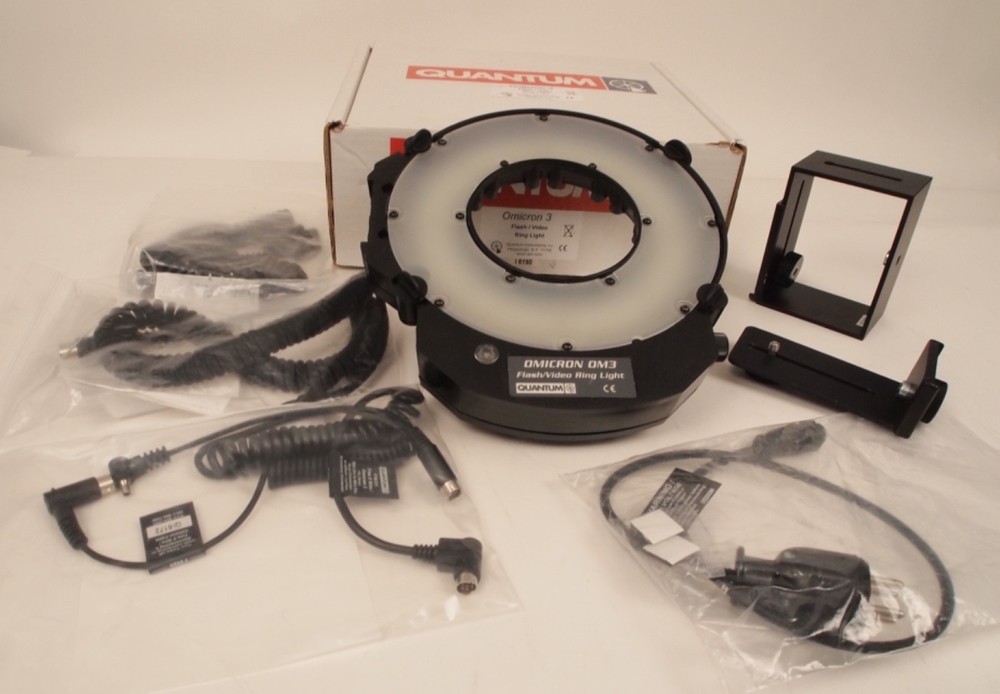 QUANTUM OMICRON 3 FLASH/VIDEO RING LIGHT, SALESMEN SAMPLE, SAVE
