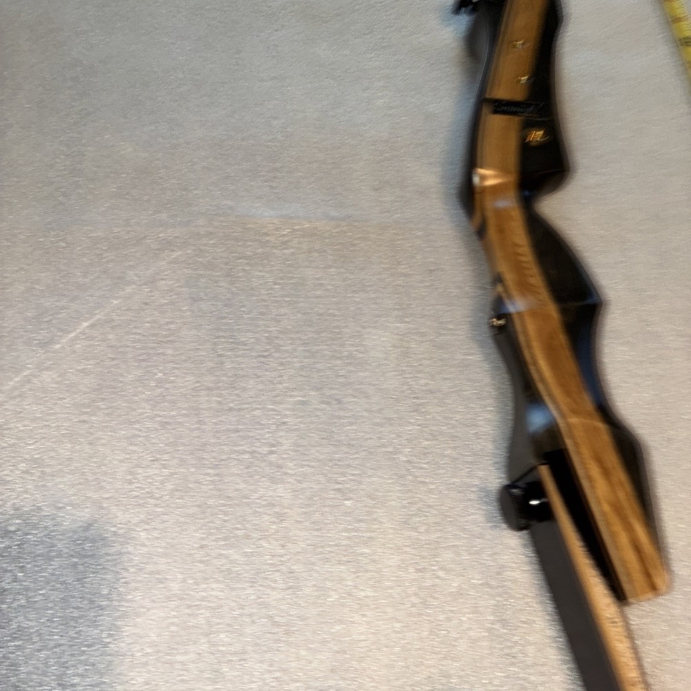 Samick Sage 62”60# Righthanded Take Down Recurve Bow