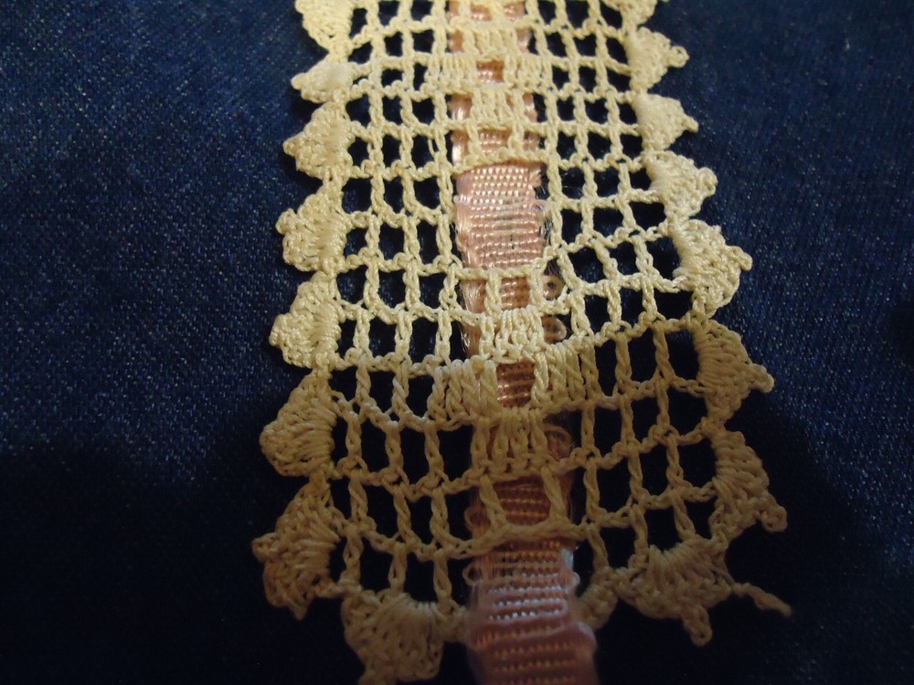 Vintage Hand Crocheted Book Mark