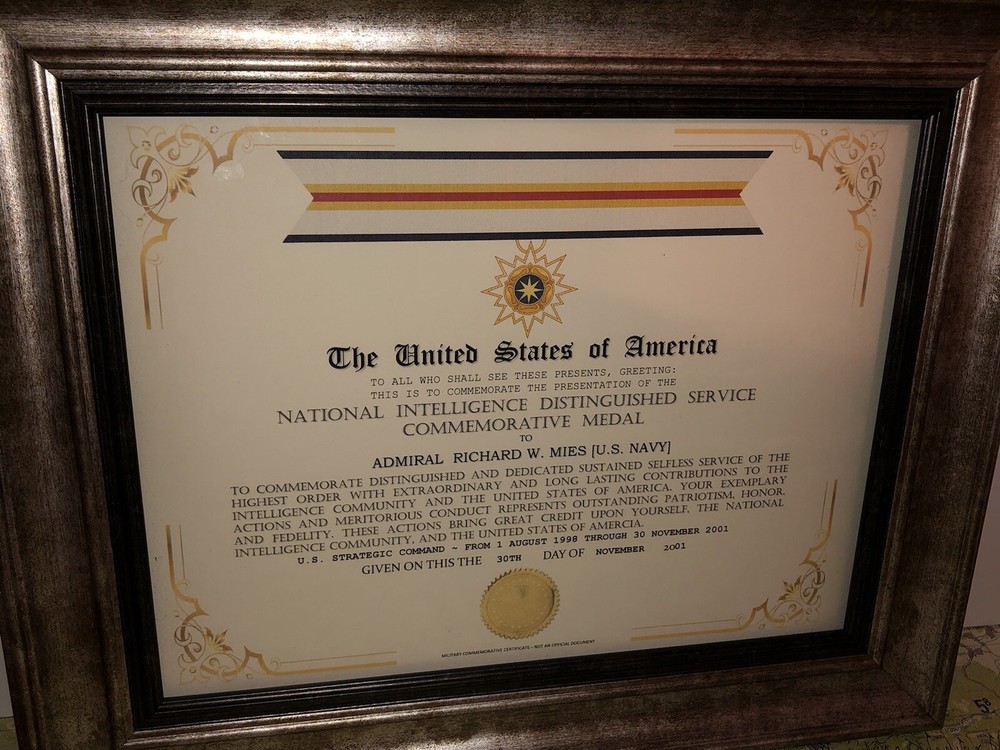 NATIONAL INTELLIGENCE DISTINGUISHED SERVICE COMMEMORATIVE CERTIFICATE Type-1