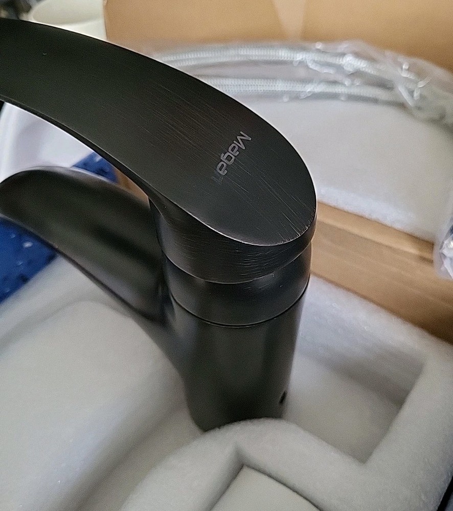 Caesar Hardware CHF-1B Single-Handle Faucet – Oil Rubbed Bronze (ORB)