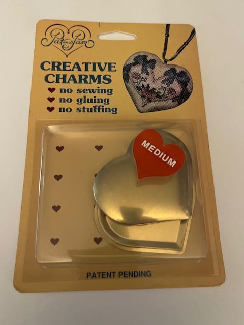 New Pat and Pam Creative Charms Medium Heart For Needlework Projects