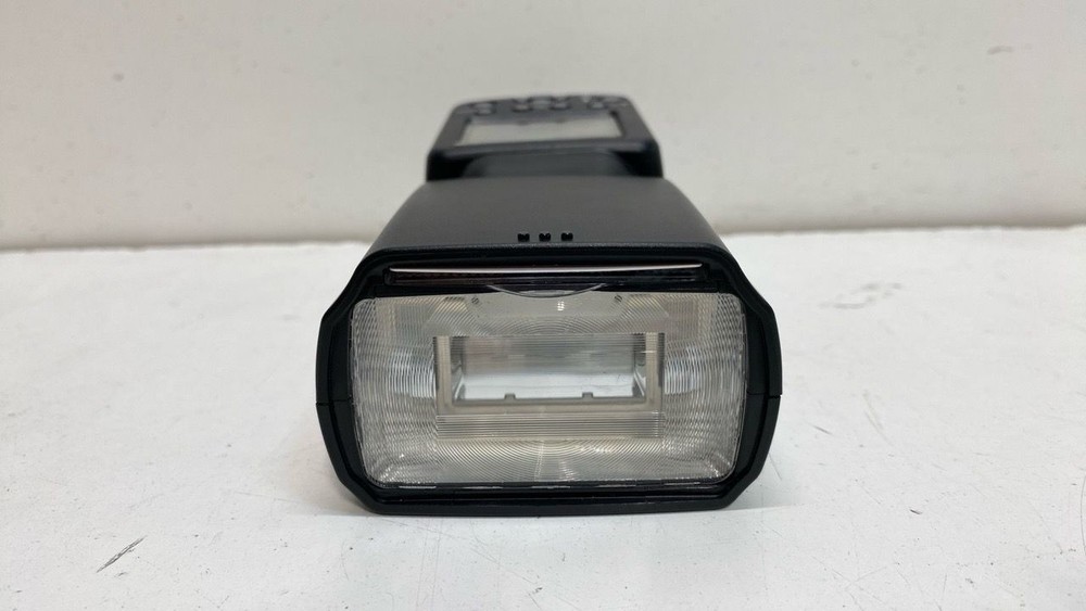 Triopo Speedlight TR-982 III Camera Flash