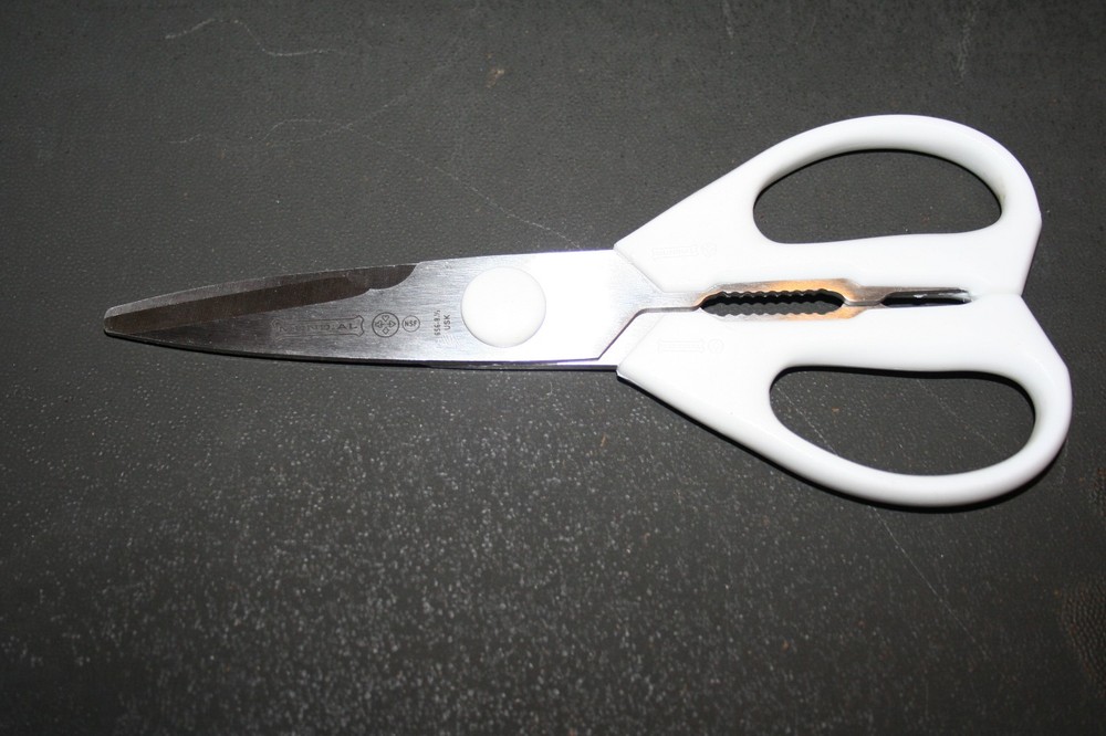 Mundial W656 Take-A-Part Kitchen Shears, White, New