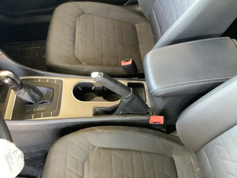 Console Front Floor Fits 20-22 PASSAT 4701567