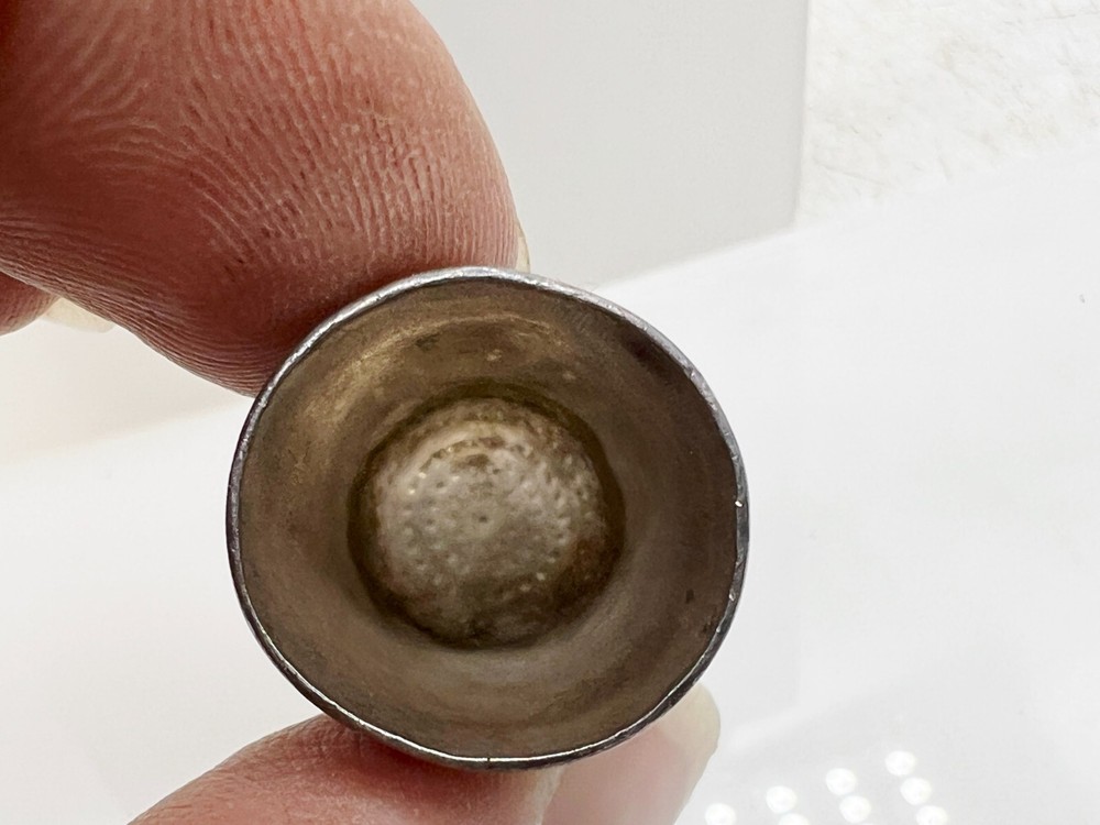 ANTIQUE SOLID SILVER CHARLES HORNER CHESTER THIMBLE DAISY PATTERN