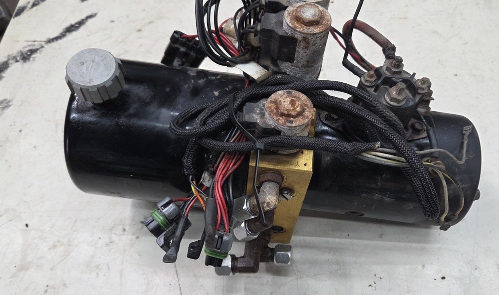 Blizzard Plow Hydraulic Unit