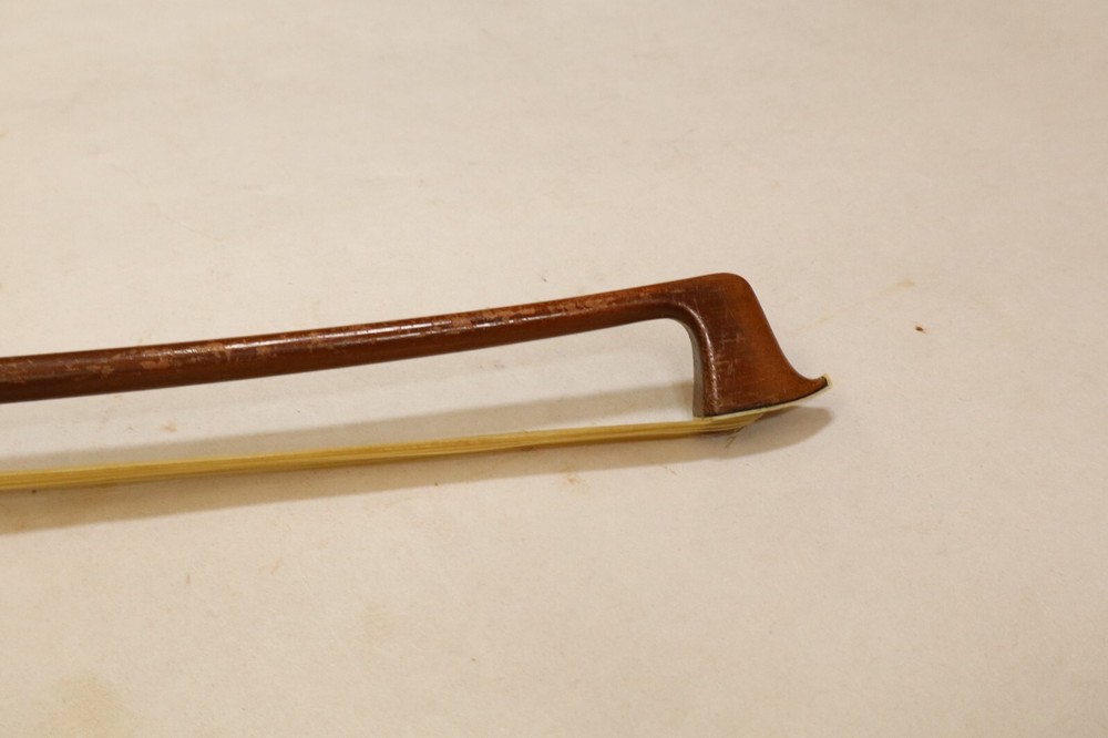 BAUSCH VIOLIN BOW 29"