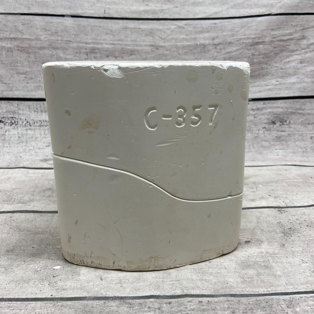 Vintage Unbranded Ceramic Cast Mold Halloween Ghost With Hat #C-357