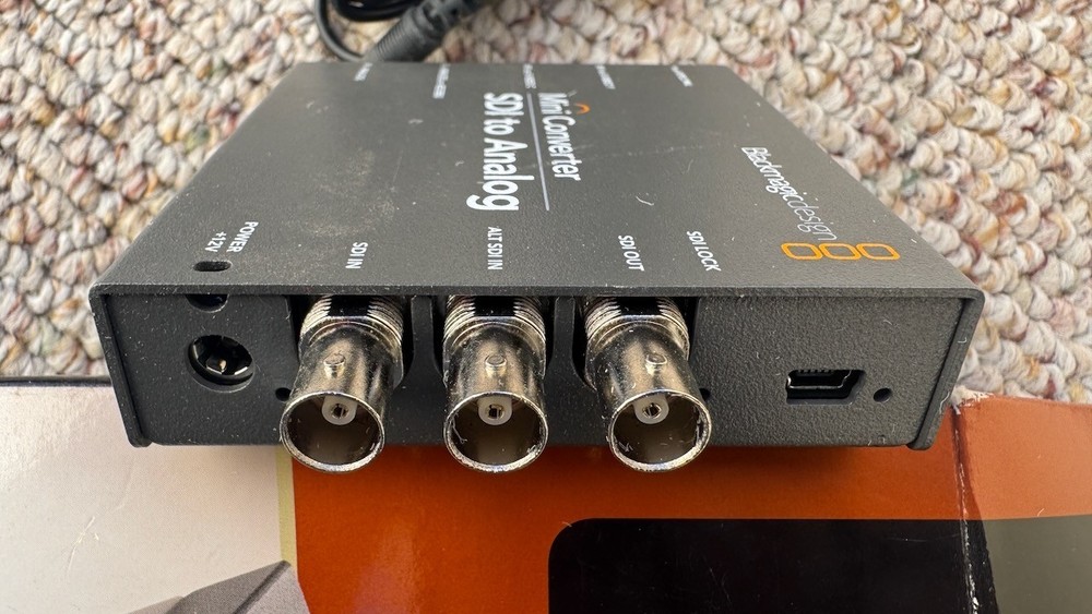 Blackmagic Design Mini Converter - SDI to Analog