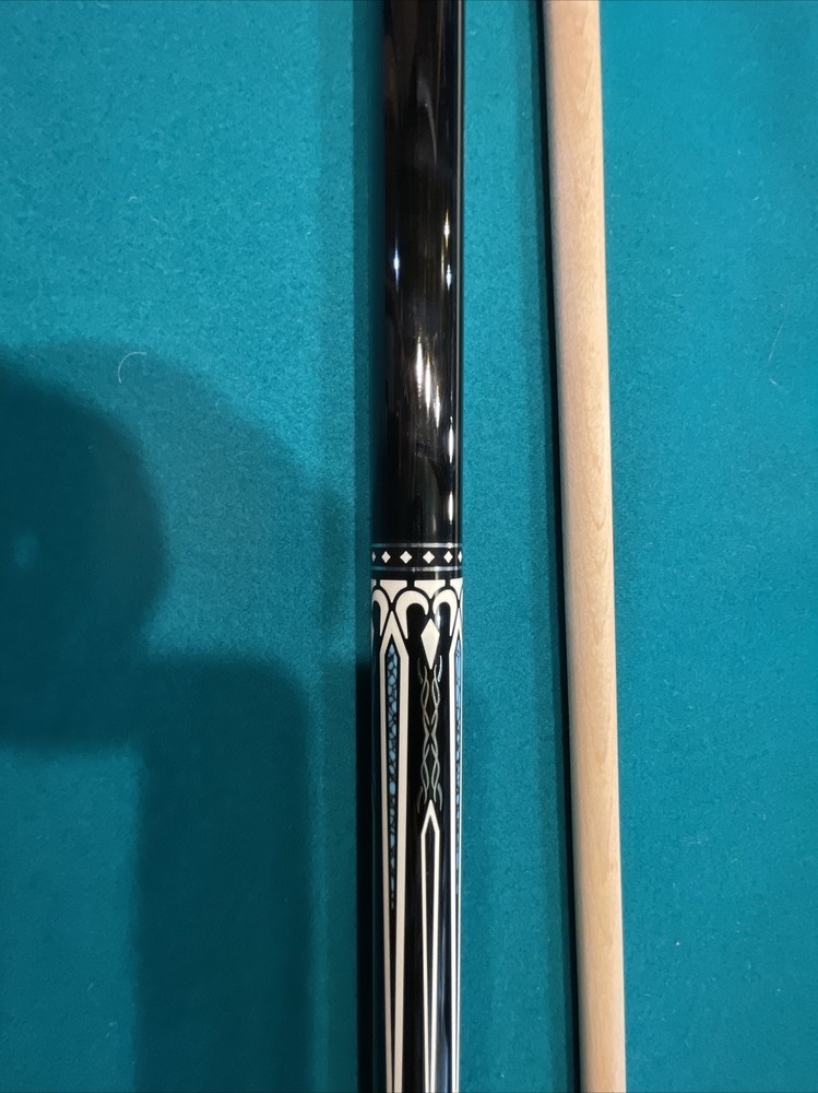 New Pool Cue. Low Deflection Ferrule 19.25 Ounces.