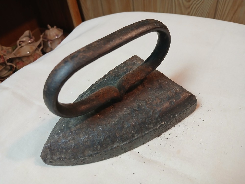 Antique Primitive Sad Iron with Unique Handle Cast Iron