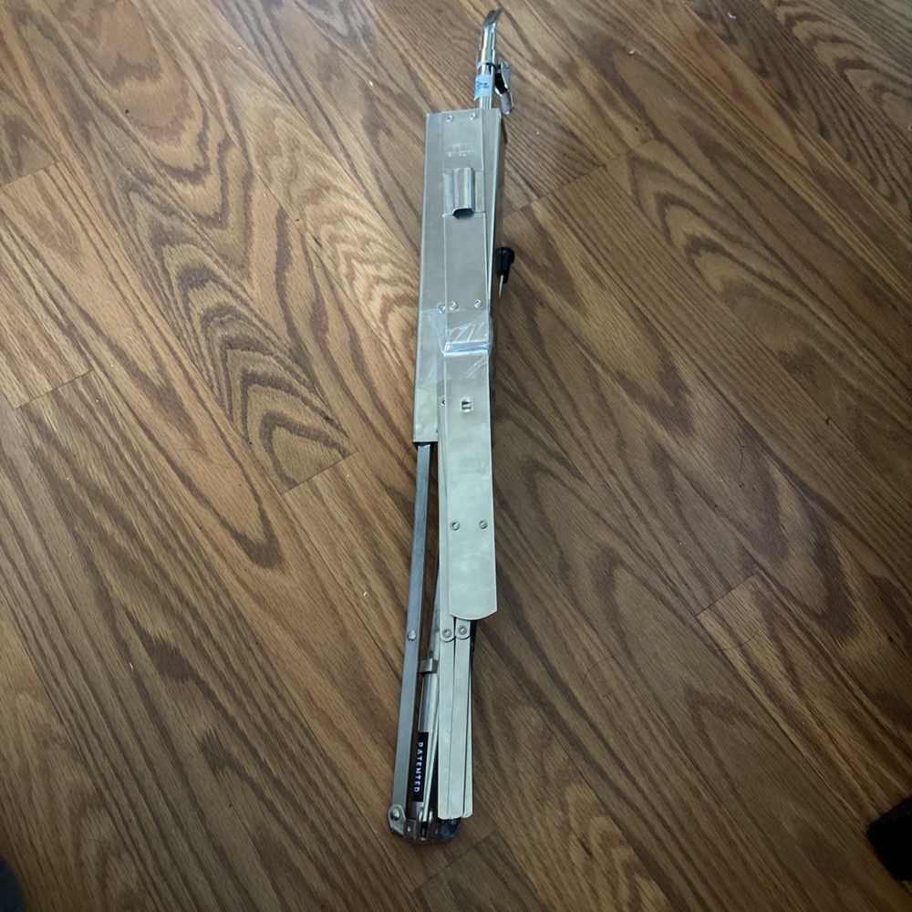 Infinity violin with case and stand - Needs to be stringed