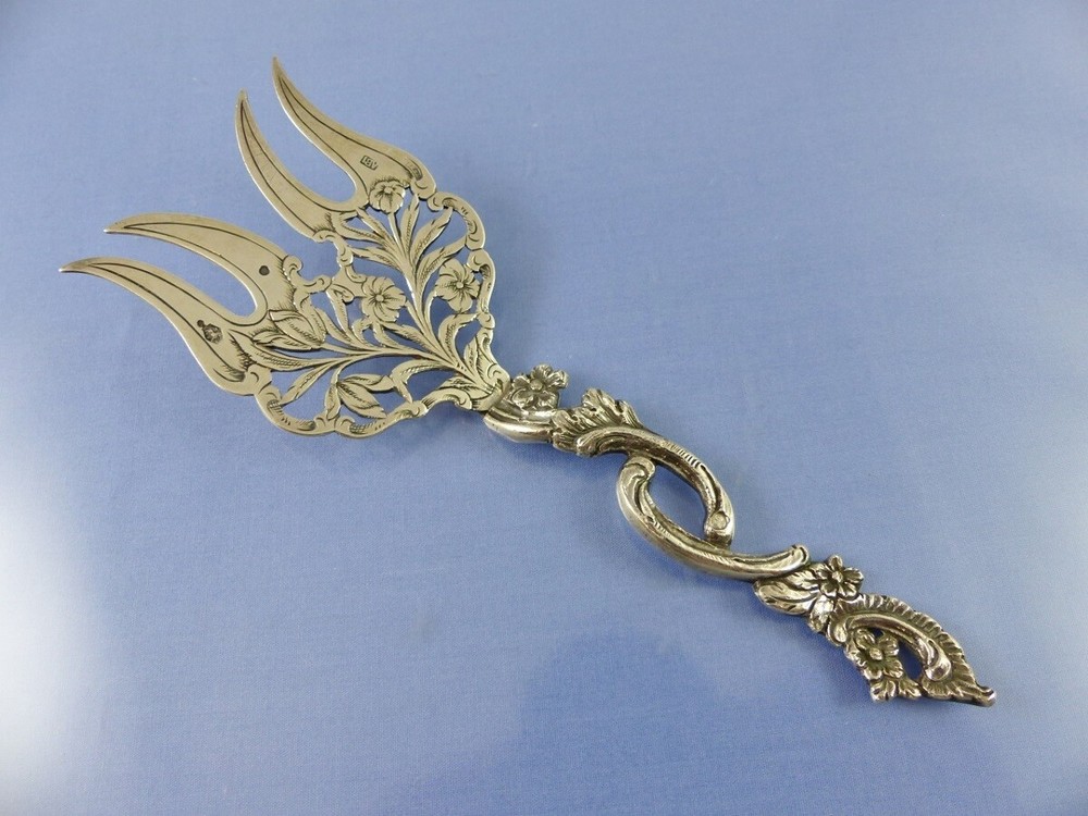 FLOWER & SCROLL pierced handle SERVING FORK .833 SILVER BY ABI Leeuwarden 1871
