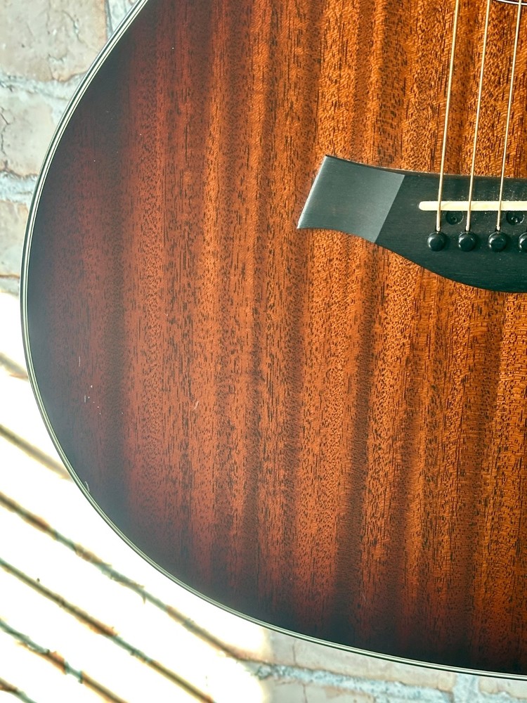 Taylor 324CE 2019 - Shaded Edgeburst