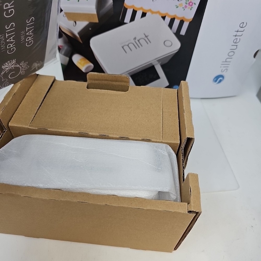 Silhouette Mint Custom Stamp Maker Machine NEW W/ EXTRAS See Description