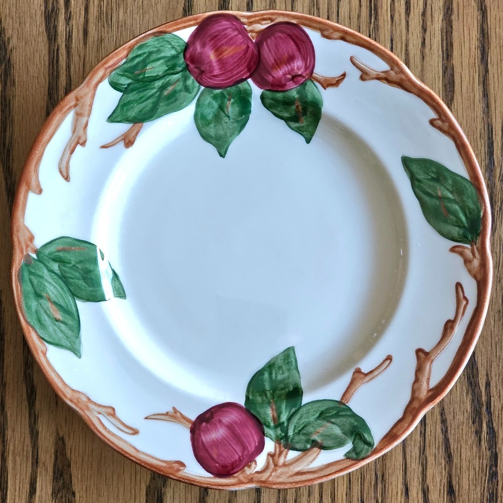 FRANCISCAN APPLE USA - 42 Pieces