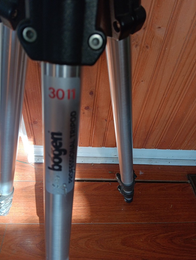 Bogen 3011 Tripod with 3126 Head