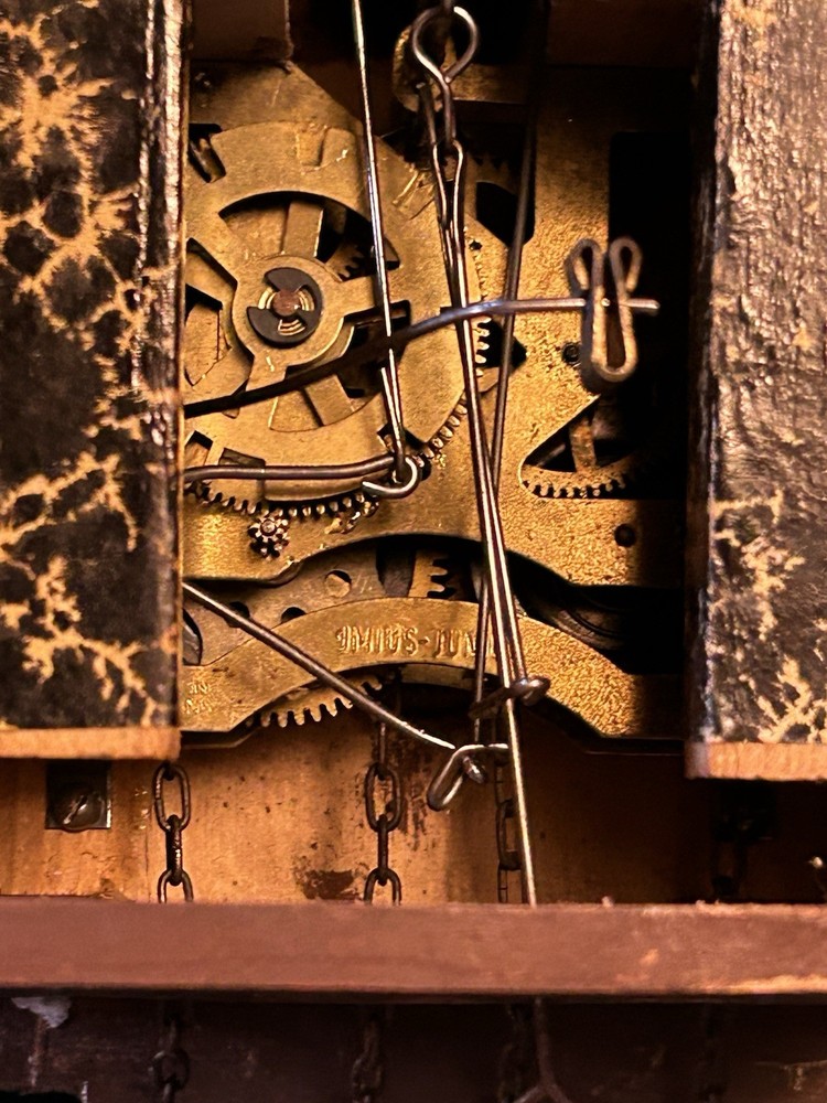 VINTAGE GERMAN CUCKOO CLOCK -RUNS