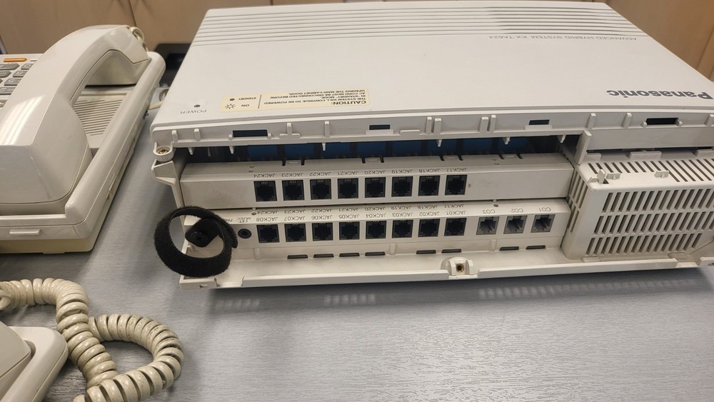 Panasonic KX-TA624 Advanced Hybrid Phone System, 3 line / 24 ext - Working Pull