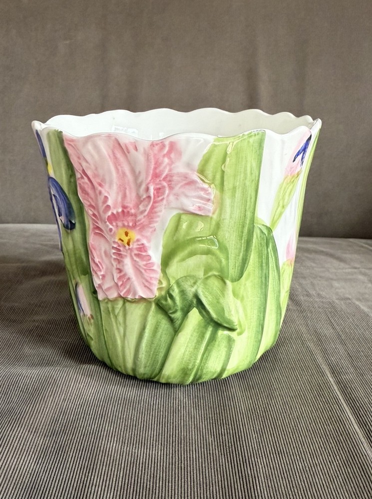 Vintage Ben Rickert Floral Planter Pot Cache Iris Raised Design