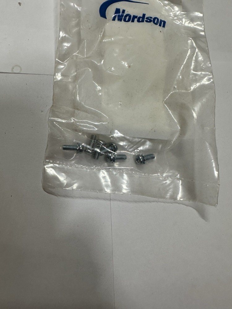 Nordson 1036625 screws
