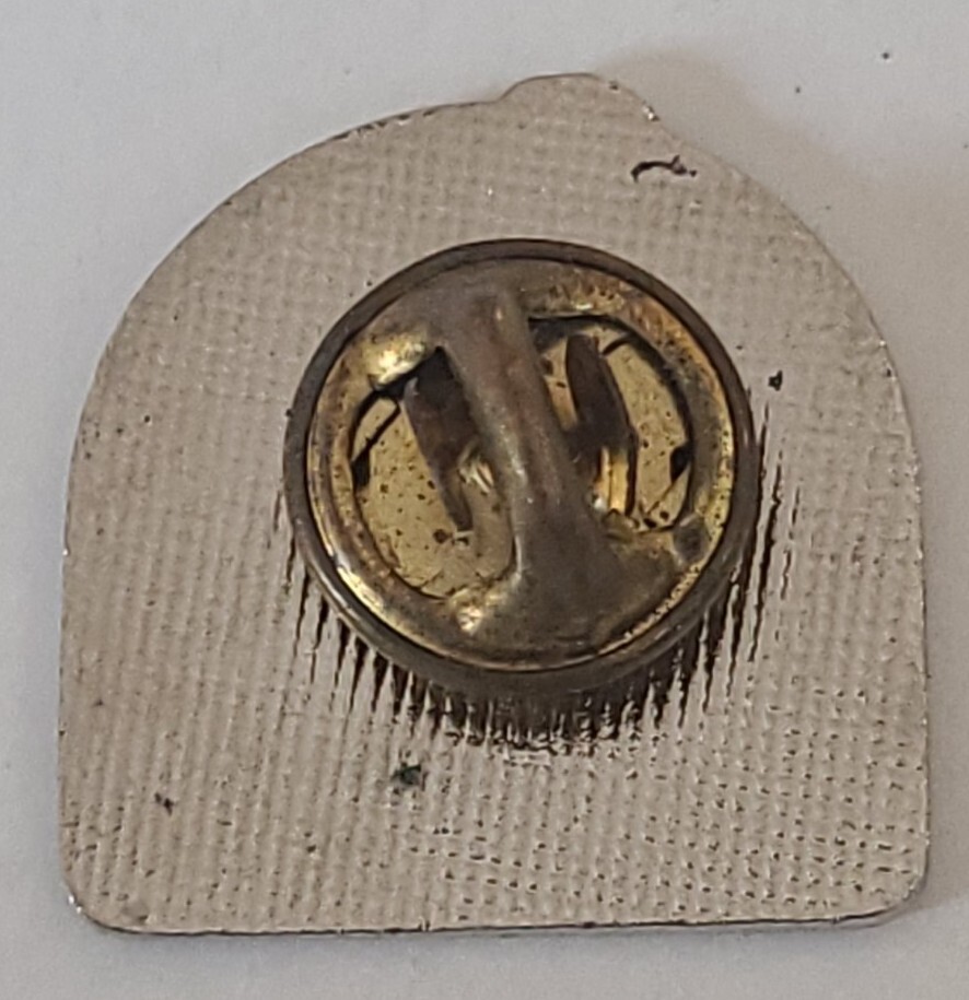 Alaska Wolf Vintage Lapel Pin