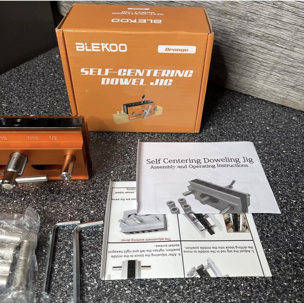 BLEKOO SELF-CENTERING DOWEL JIG NEW
