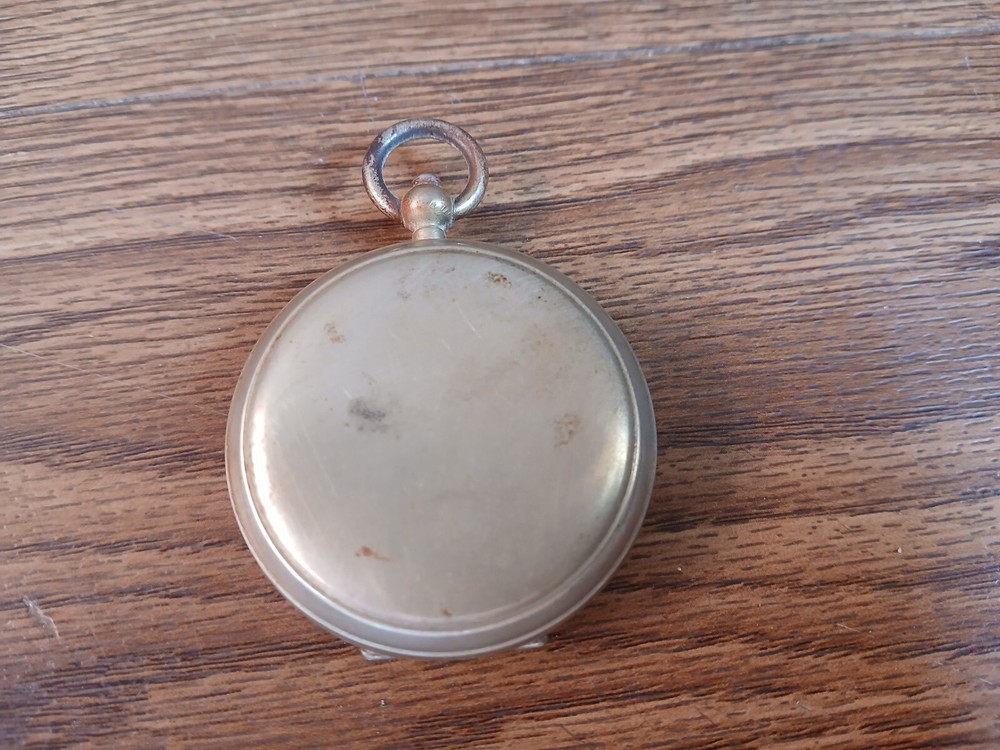 Rare vintage dial operating pocket compass (WWI).