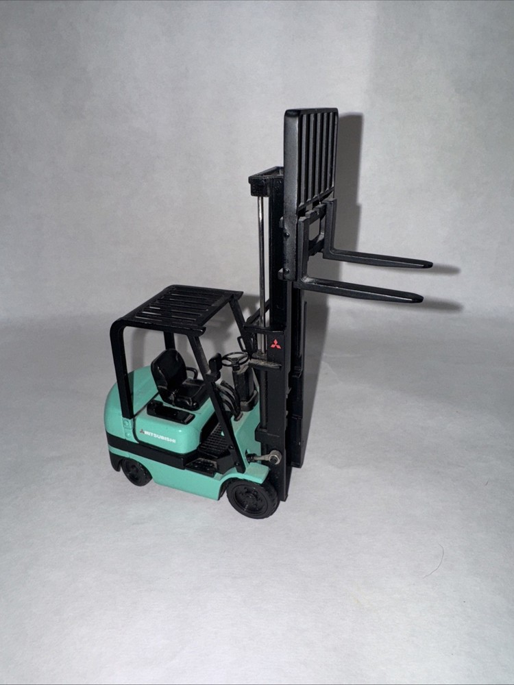 Norscot Mitsubishi FG25N forklift scale model 1:24