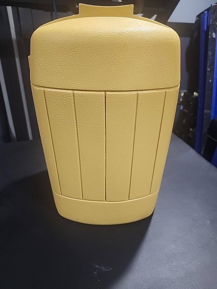 Coleman Lantern And Carry-Case Model 220J