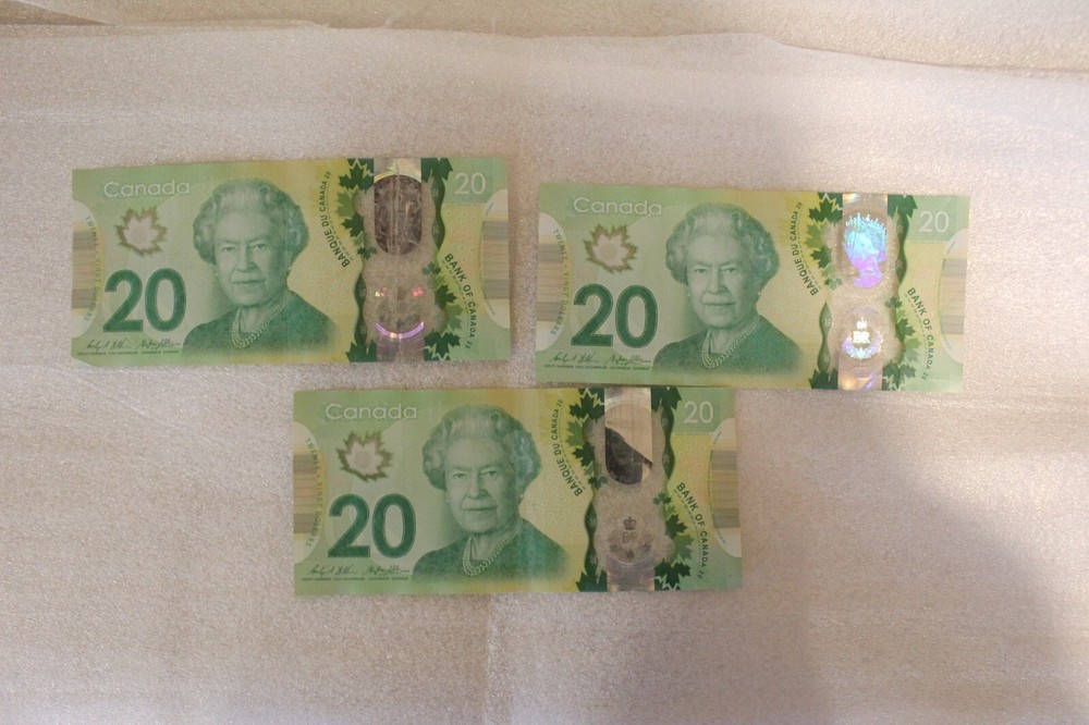2015 Canada $20 Dollar Commemorative Three (3) Banknote Polymer A Historic Reign