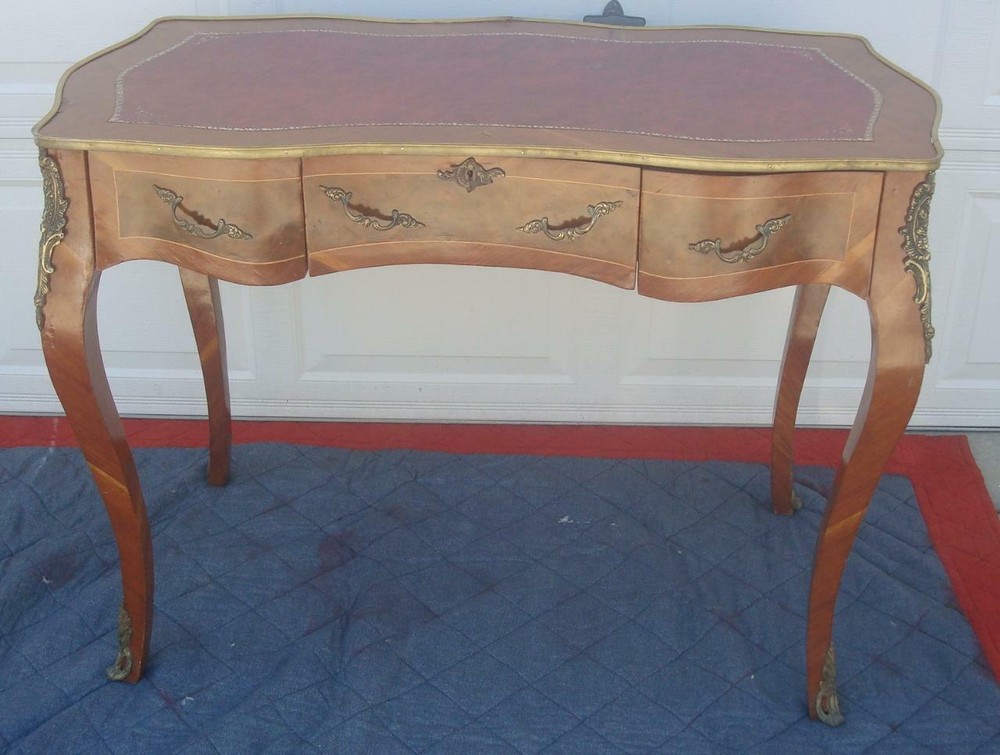 FRENCH LADIES LEATHER TOP DESK ORMOLU MOUNTS