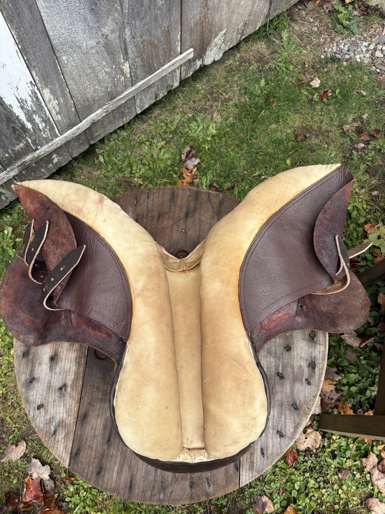 Jumping English Saddle Used Great Condition