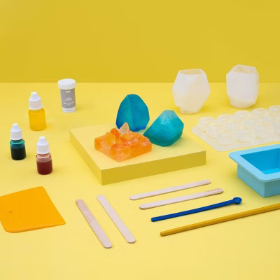 KiwiCo Crystal Ombre Soapmaking