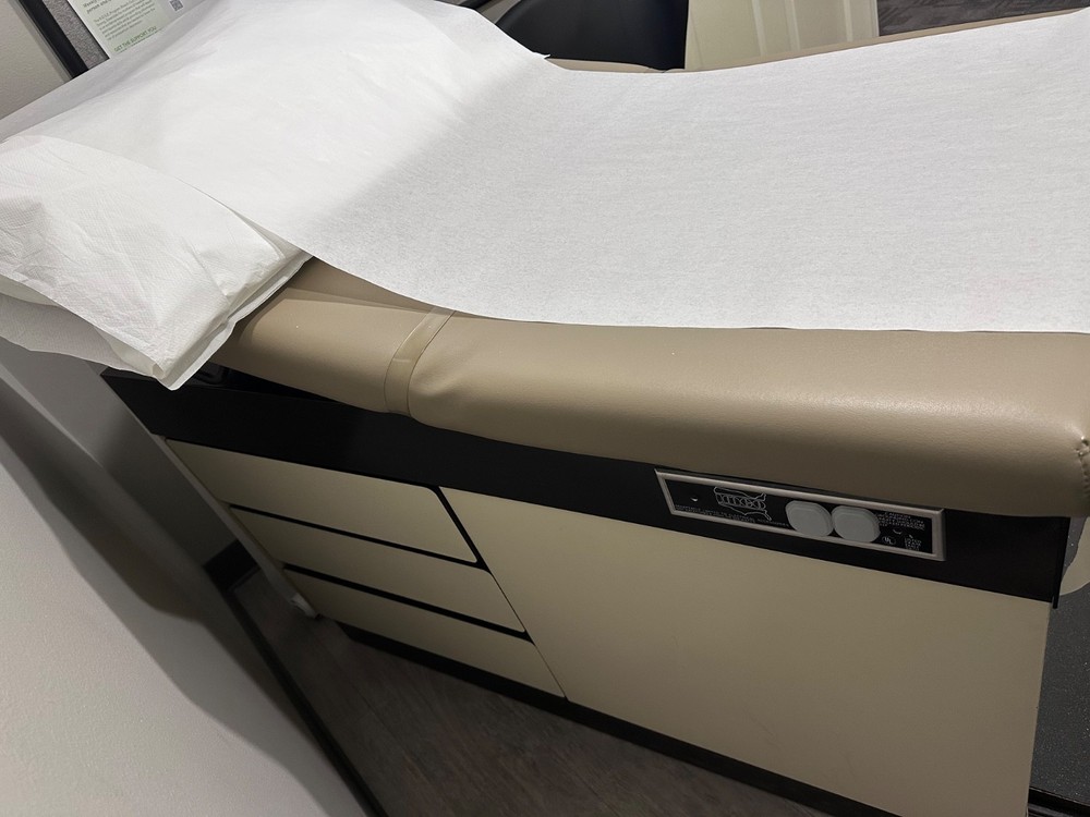 IMECO Cabinet Style Manual Exam Table