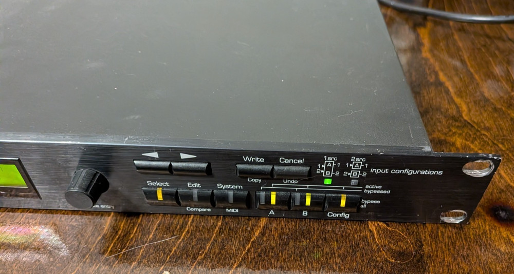 Ensoniq DP/2 DP2 Parallel Effects Processor Rack w/ Power Supply - low battery
