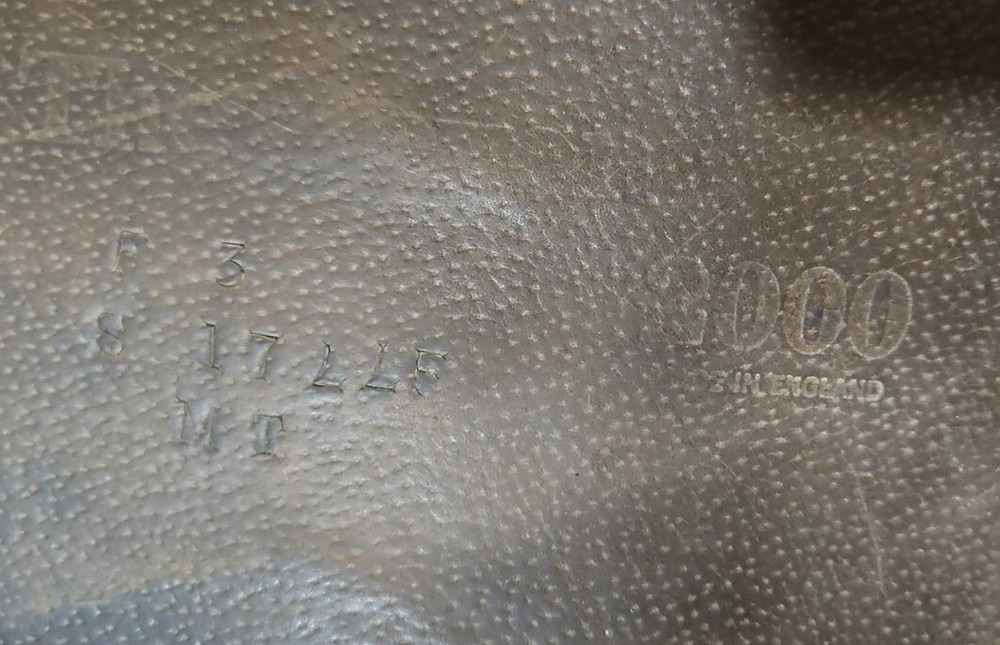 Beval Jumping Saddle Size 17 Long Made in England Devon 2000 Used