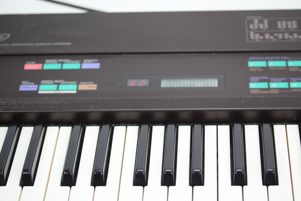 Yamaha DX7 Programmable Algorithm Synthesizer 1983 - 1987 - Black SHOP TESTED