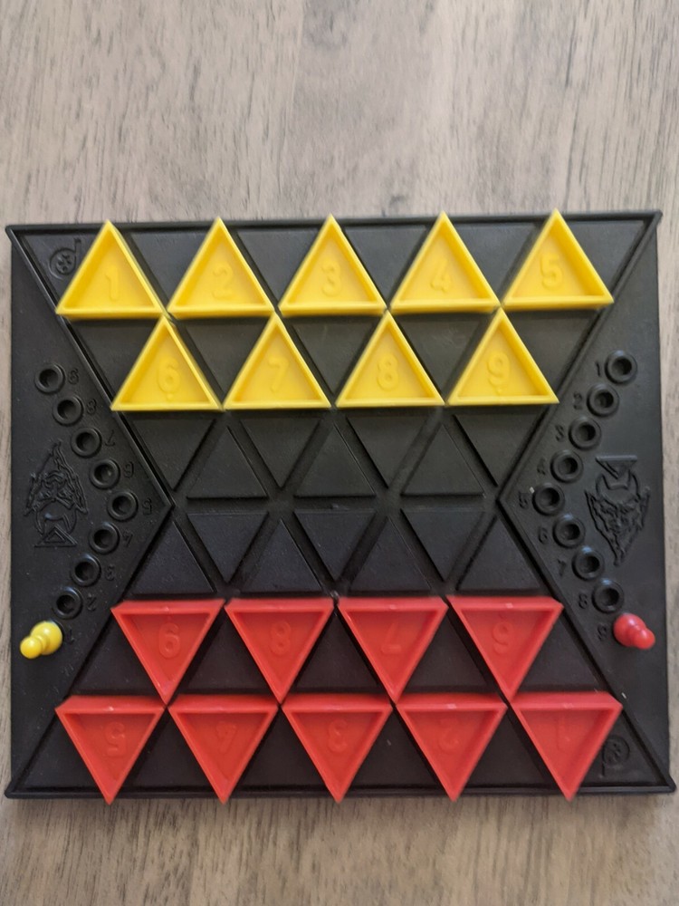 Vintage 1986 Pressman Devil's Triangle Strategy and Capture Game NO INSTRUCTIONS