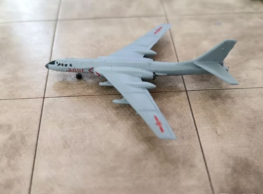 1/700 PLA H-6K Medium-Range Strategic Bomber 3D Printed Finished Model