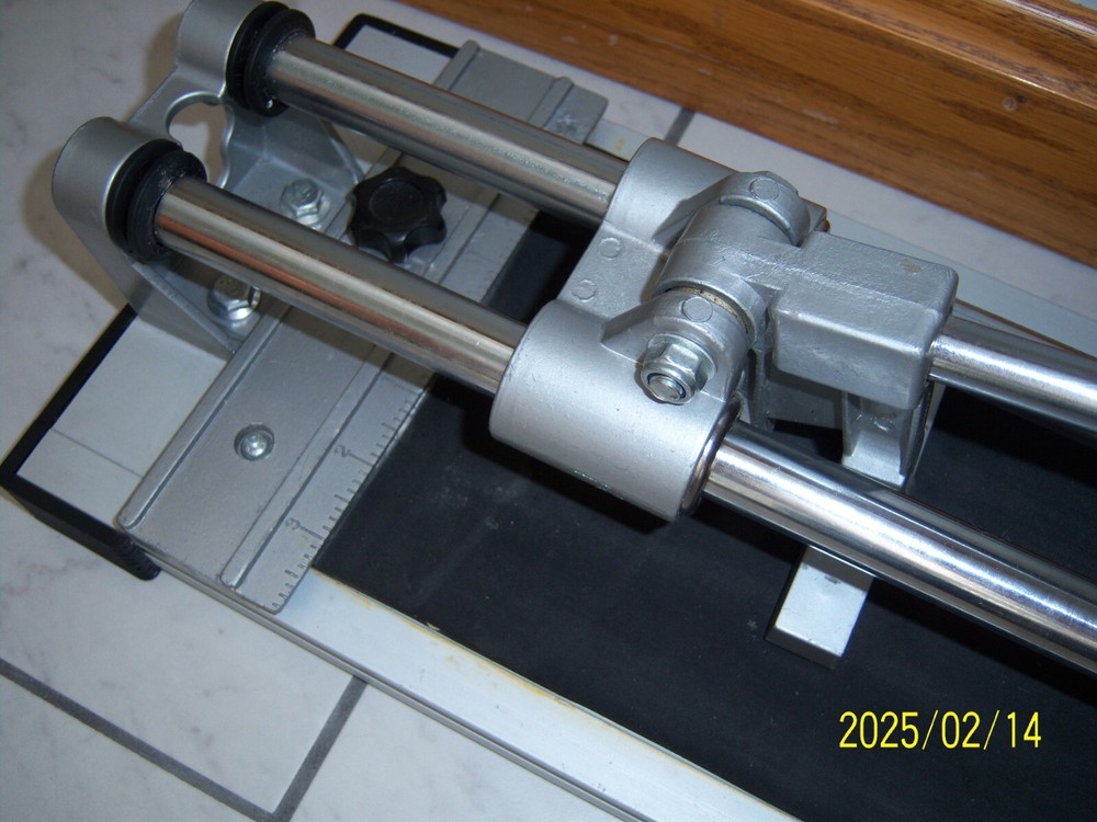 Pre-owned M-D Aluminum Floor & Wall Tile Cutter