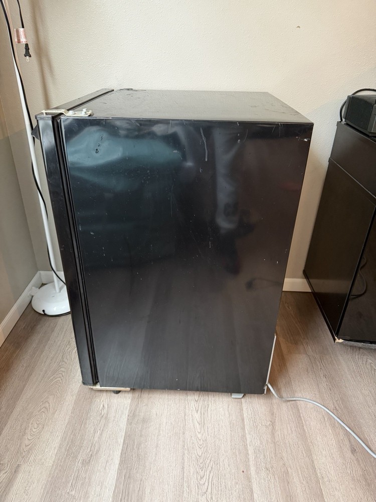 Black Single Door Compact Freestanding Mini Fridge Table Top Refrigerator
