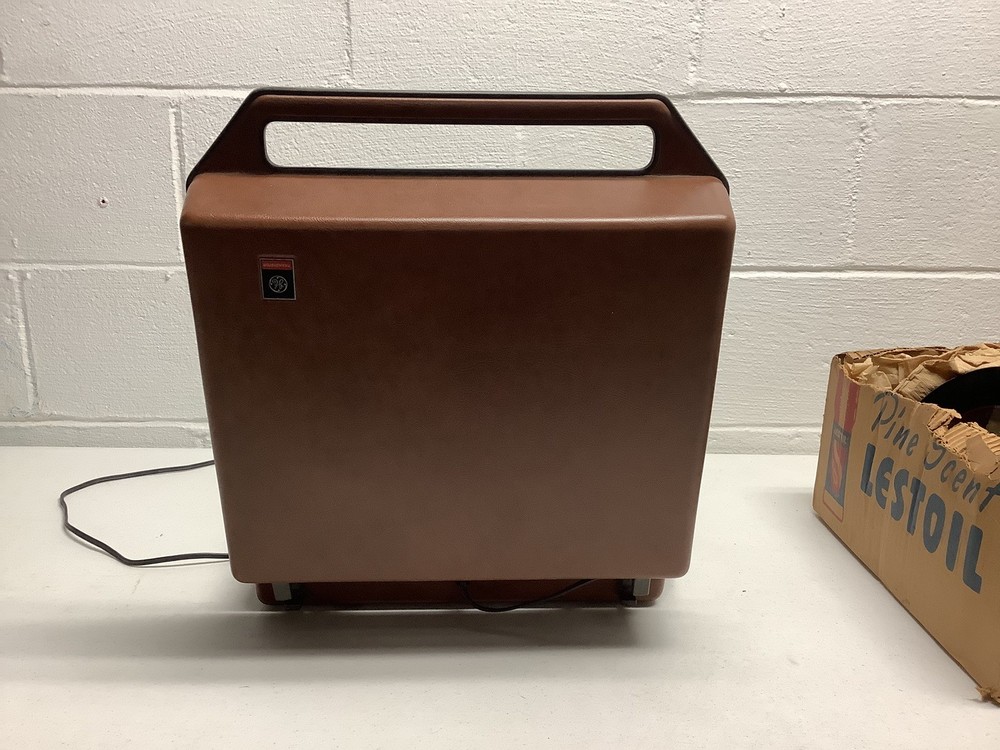 General Electric Transistor Solid State Record Player Vintage 4 Speed **READ**