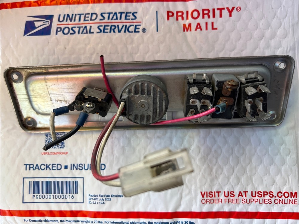 Frrightliner Switch Dash Panel 22-25266-004 D