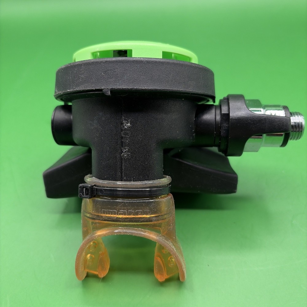 Mares Beta scuba diving octopus second stage regulator Italy