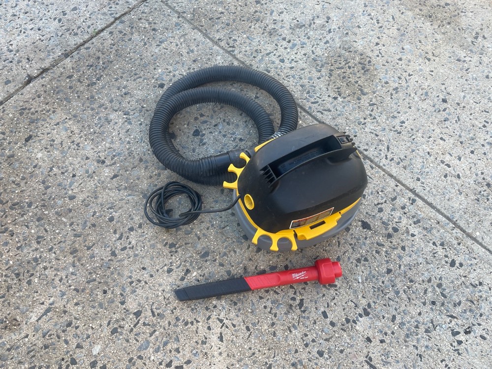 STINGER WET/DRY MINI VAC
