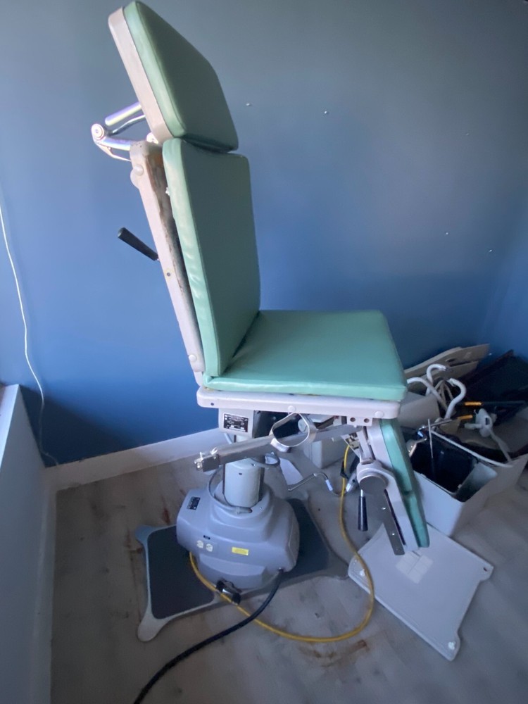 Midmark Ritter F Procedure Table