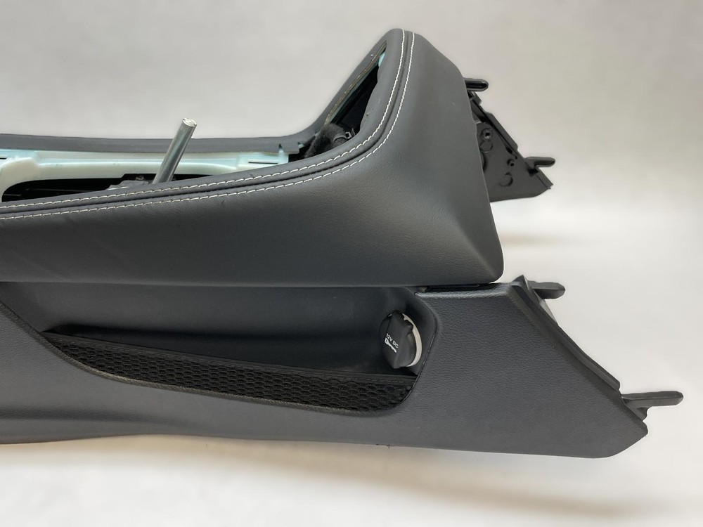 2015-2023 DODGE CHALLENGER SRT HELLCAT FRONT FLOOR CONSOLE AUTOMATIC OEM BLACK